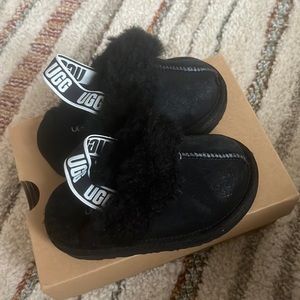 Black Ugg Slippers